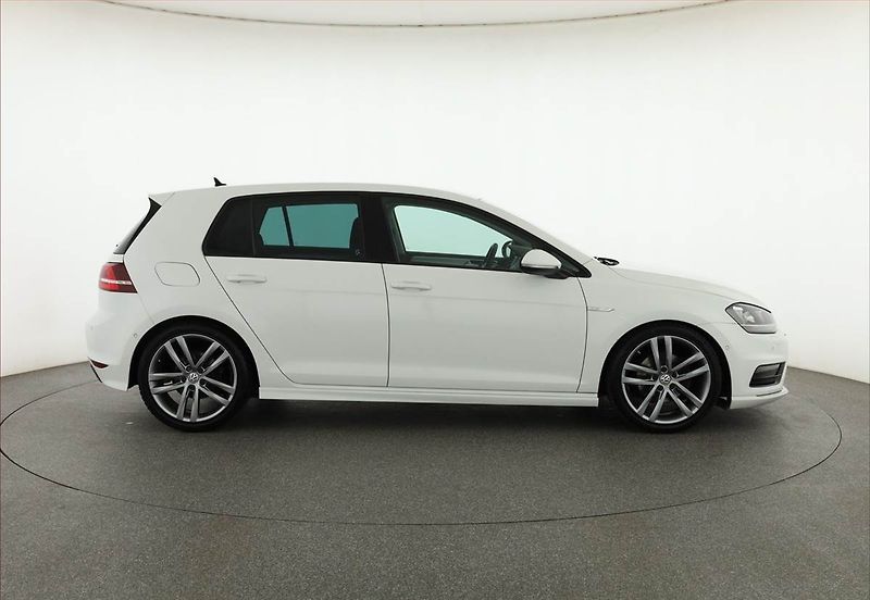 Volkswagen Golf (2014) R-Line 1.4 TSI, Serv.kniha - fotka 6 z 21