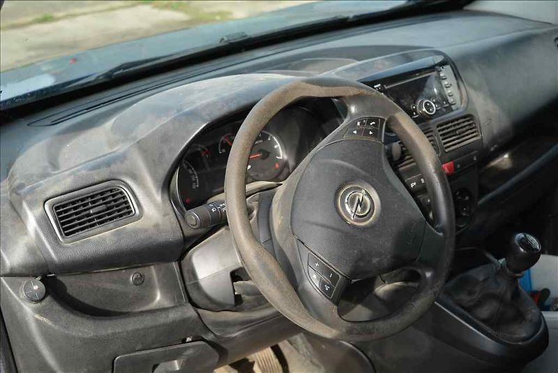 Opel Combo (2013) 1,6 TDI - fotka 27 z 35