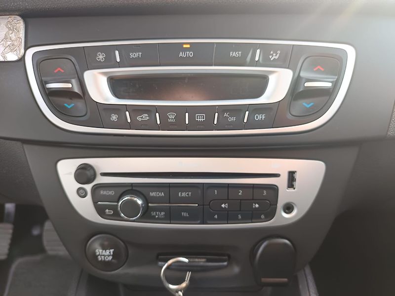 Renault Mégane (2016) - fotka 23 z 37