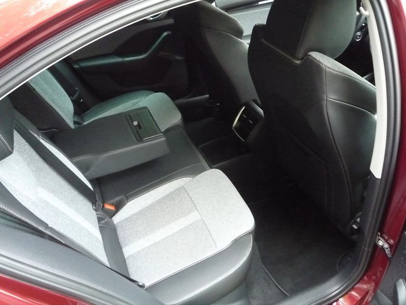 Škoda Octavia (2024) 2,0TDi 110kW DSG Top Selection - fotka 11 z 18