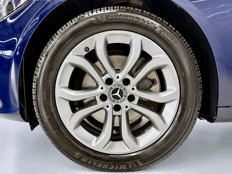 Mercedes-Benz Třídy C 4MATIC AVANTGARDE, LED, TEMPOM - fotka 8 z 25