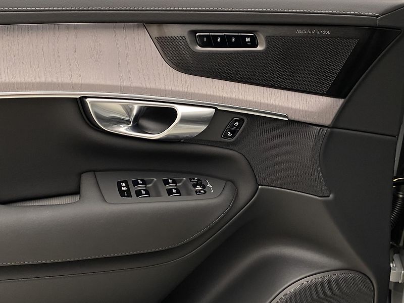 Volvo XC90 (2026) B5 AWD AUT BRIGHT PLUS 7míst - fotka 28 z 67
