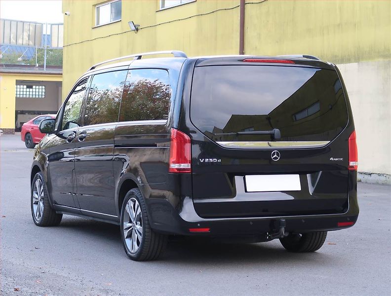 Mercedes-Benz Třídy V (2015) 250 d 4MATIC, 1Maj - fotka 4 z 32