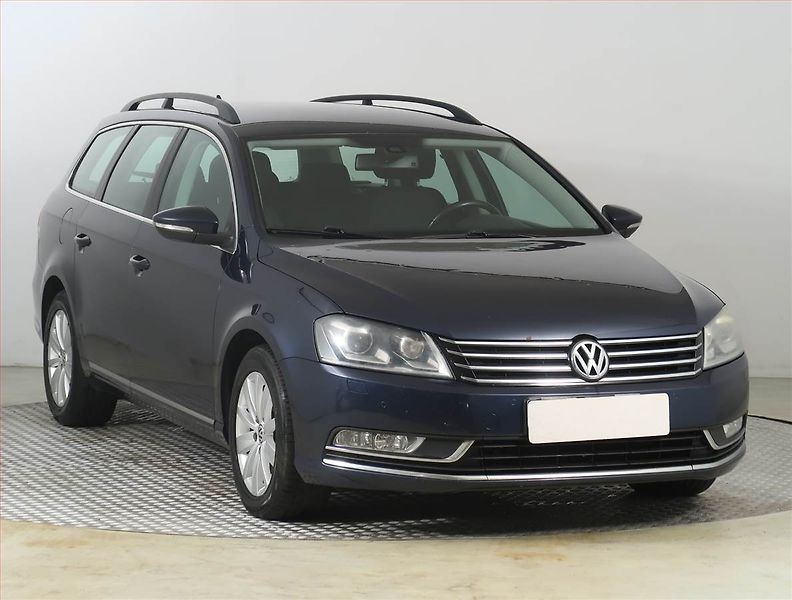 Volkswagen Passat (2014) Comfortline 2.0 TDI, Xenony - fotografie inzerátu