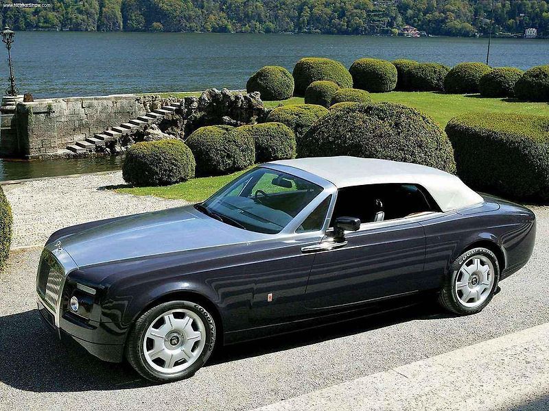 Cizeta V16T má šestnáctiválcový motor, který tvoří dvě pohonné jednotky V8 z Lamborghini Urraco.
