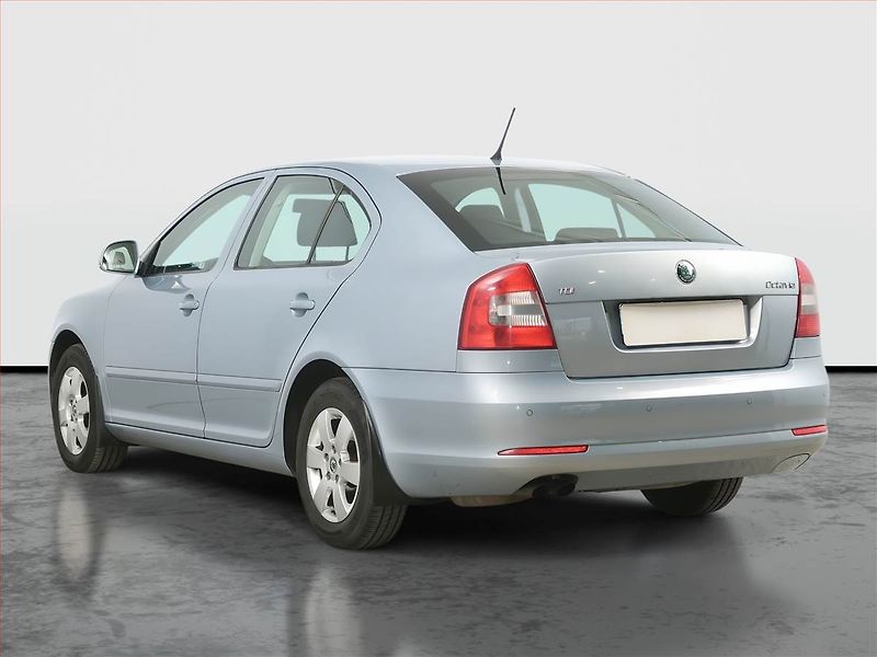 Škoda Octavia (2010) 2.0 TDI, nová STK, slušný stav - fotka 4 z 15