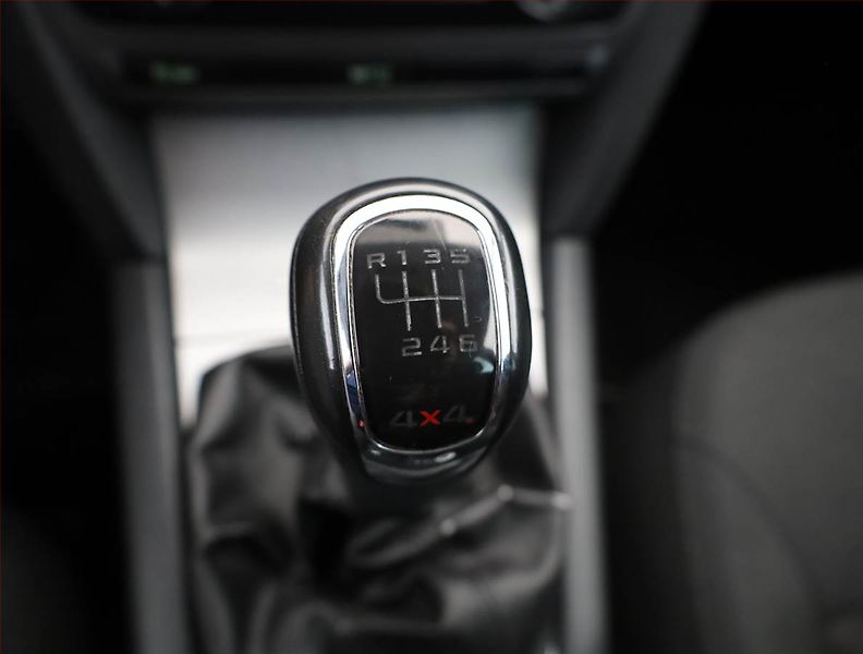 Škoda Octavia (2012) 2.0 TDI, 4X4, Serv.kniha - fotka 10 z 17