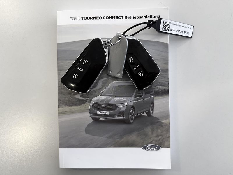 Ford Tourneo Connect 2,0 EcoBlue Titanium - fotka 34 z 38