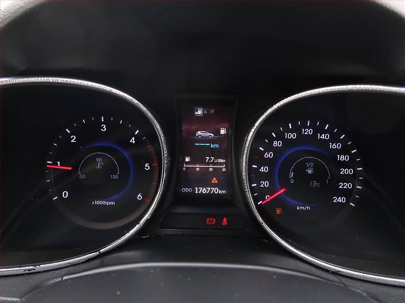 Hyundai Santa Fe (2013) 2.2 CRDi, 4X4, Tempomat - fotka 11 z 17