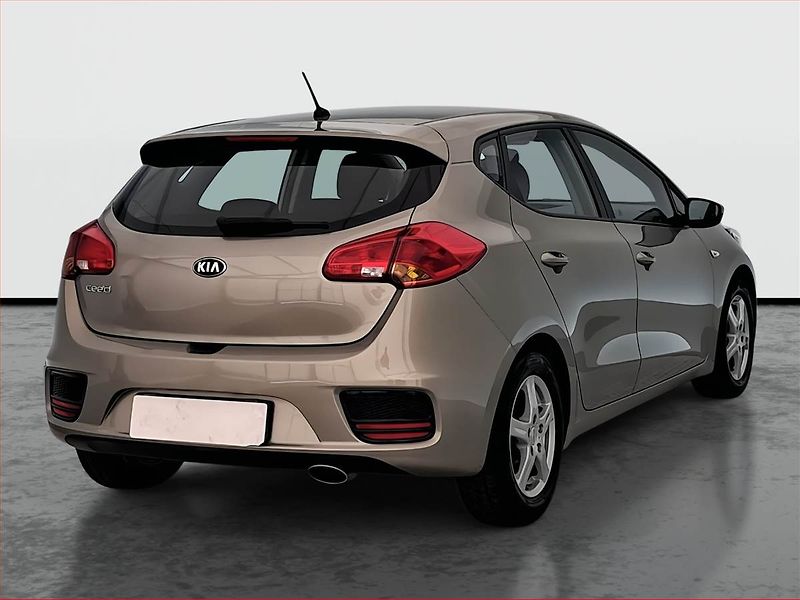 Kia Ceed (2017) 1.4 CVVT, Park. senzory - fotka 5 z 16