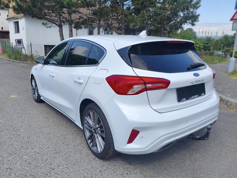 Ford Focus (2018) 2,0 Tdci 110Kw Vignale 8AT - fotka 7 z 38