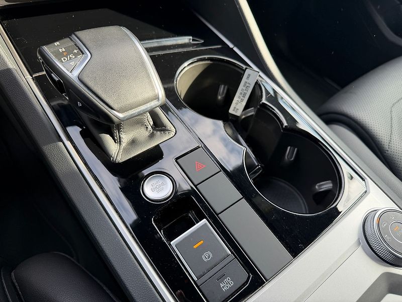 Volkswagen Touareg R-line  210kW Tažné - fotka 10 z 22