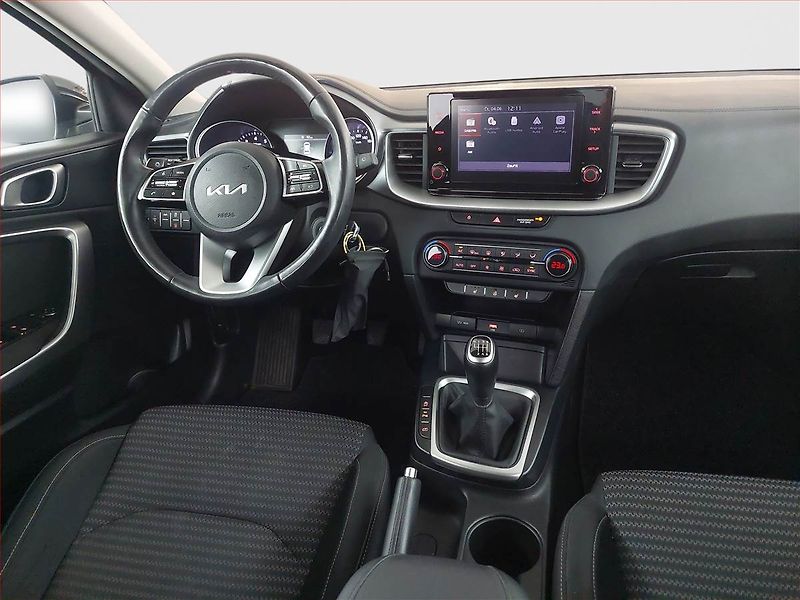 Kia Ceed (2022) 1.0 T-GDI, Serv.kniha - fotka 7 z 18