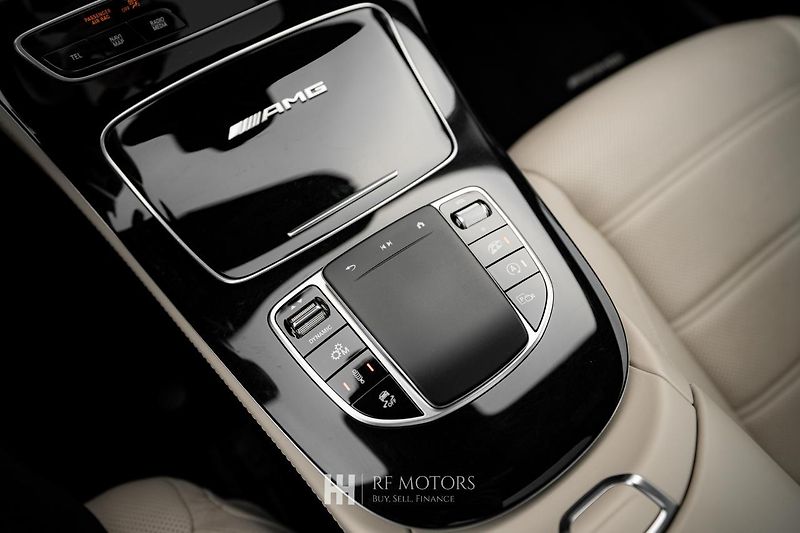 Mercedes-Benz Třídy E (2022) AMG E63 S 4MATIC 450kW - fotka 53 z 56