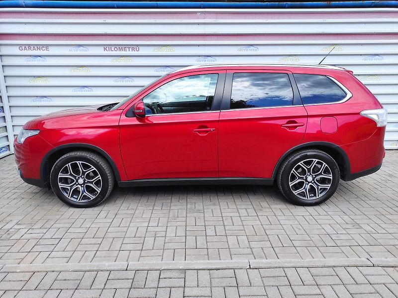 Mitsubishi Outlander 2.2D 110kW 6 st. MAN 4X4 7Míst - fotka 2 z 44