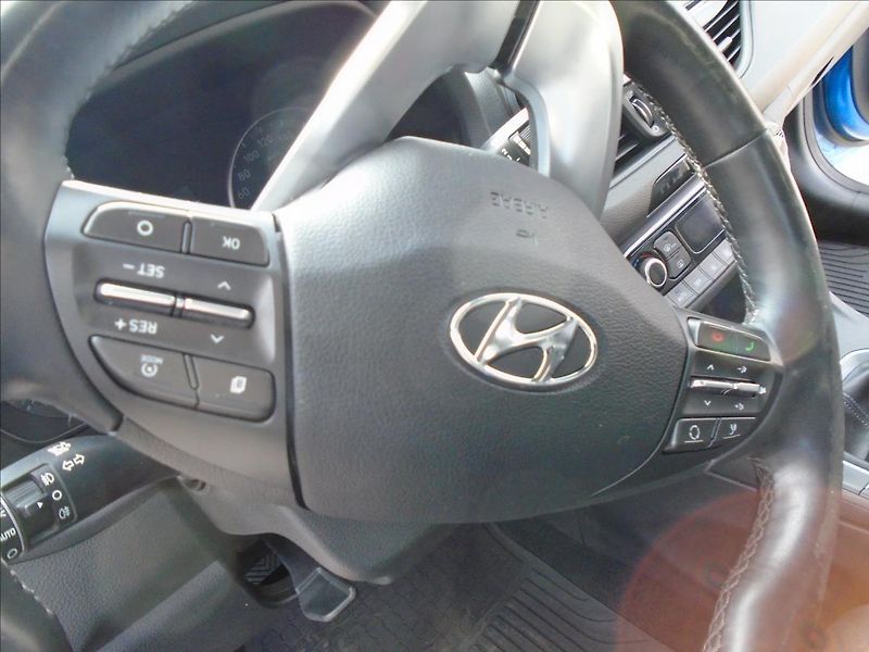 Hyundai i30 1,6 - fotka 23 z 36