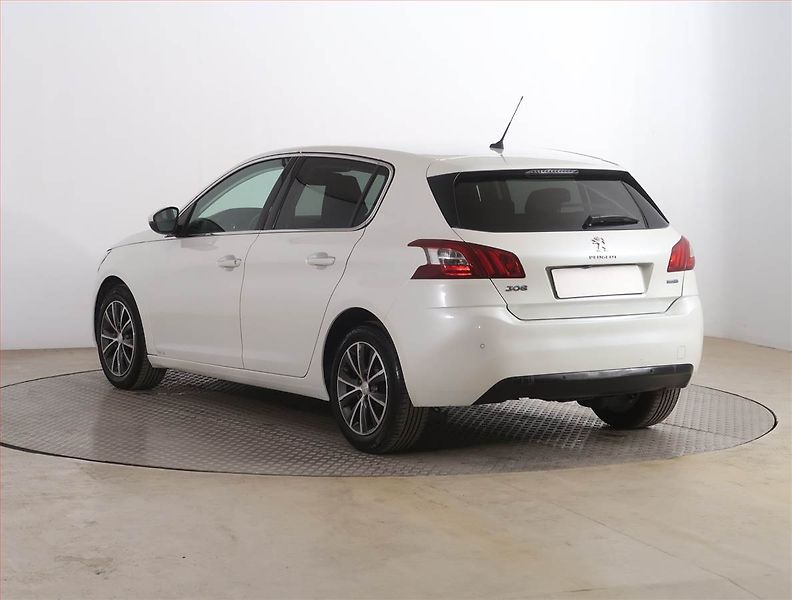 Peugeot 308 (2015) Allure 1.6 BlueHDi, Serv.kniha - fotka 4 z 20