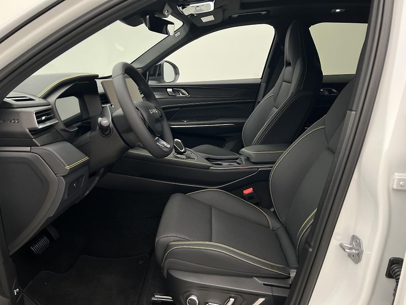 Lynk & Co 01 (2026) MORE PHEV AUT CZ 1.maj - fotka 3 z 55