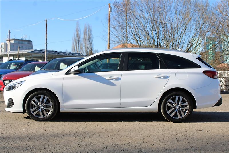 Hyundai i30 1,4 T-GDI  NOVÉ V ČR,1.MAJITEL - fotka 8 z 41