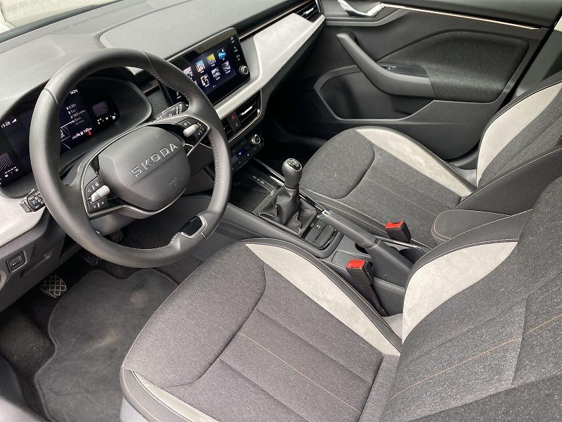 Škoda Scala (2025) 1.0 TSI Top Selection - fotka 6 z 35