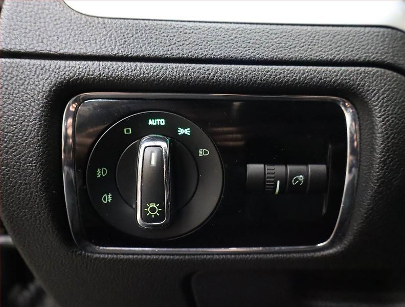 Škoda Superb (2015) Style 2.0 TDI, Navi, Xenony - fotka 20 z 22