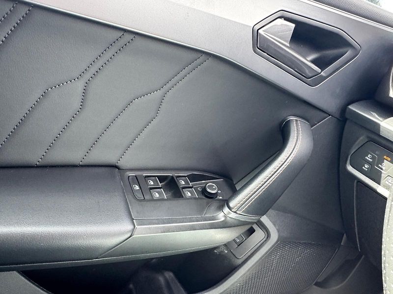 Cupra Leon (2023) 2.0TSI 140kW CZ DPH - fotka 11 z 11