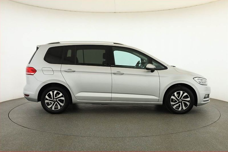 Volkswagen Touran (2022) Active 2.0 TDI, Automat - fotka 6 z 18
