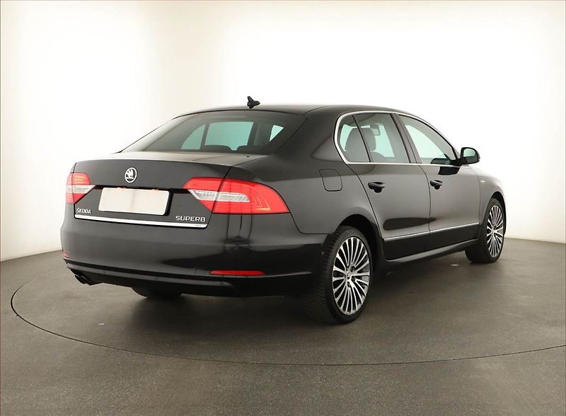 Škoda Superb (2014) Laurin&Klement 2.0 TDI, 4X4 - fotka 5 z 17