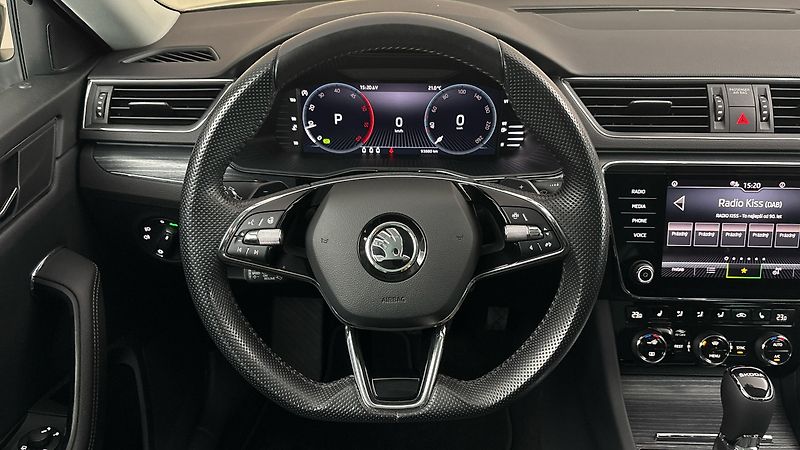 Škoda Superb 2.0 TDI DSG Style Combi - fotka 9 z 27