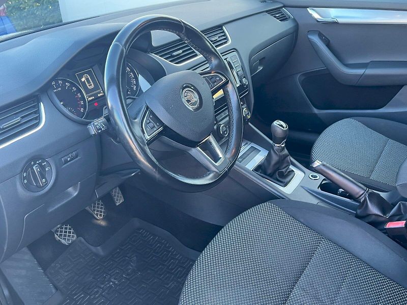 Škoda Octavia (2019) 1.6 TDI 81kW Ambition Combi - fotka 9 z 24