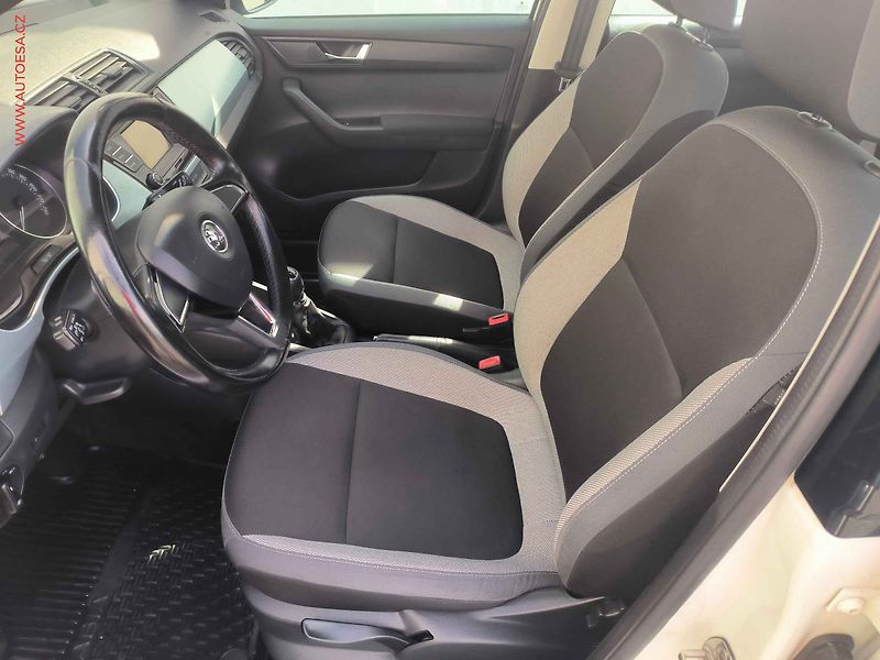 Škoda Fabia (2015) 1.2 TSi, 1.maj,ČR, Ambition - fotka 9 z 17