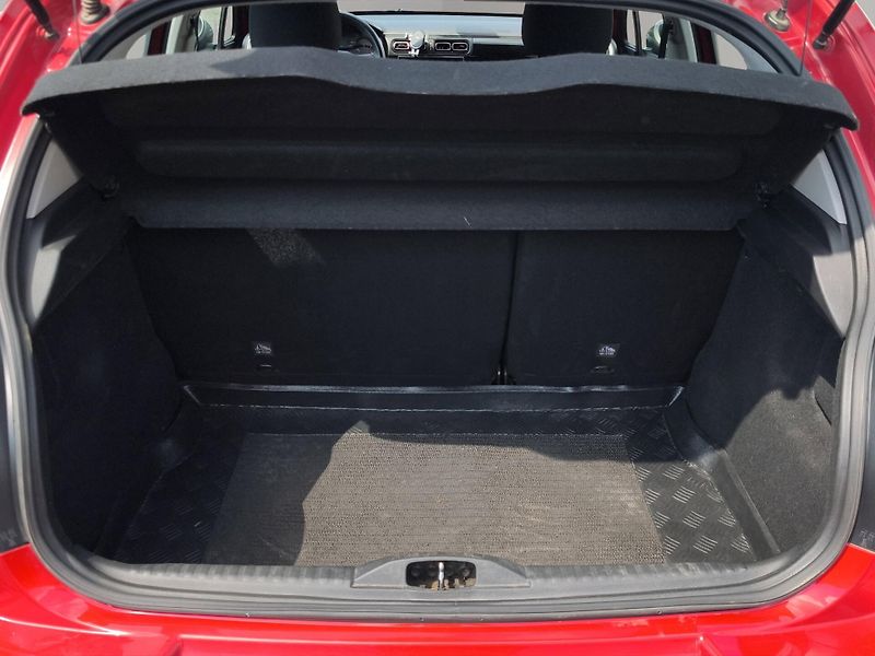Citroën C3 (2021) SHINE 1.2 81kW, ČR, 1. Maj., P - fotka 26 z 27