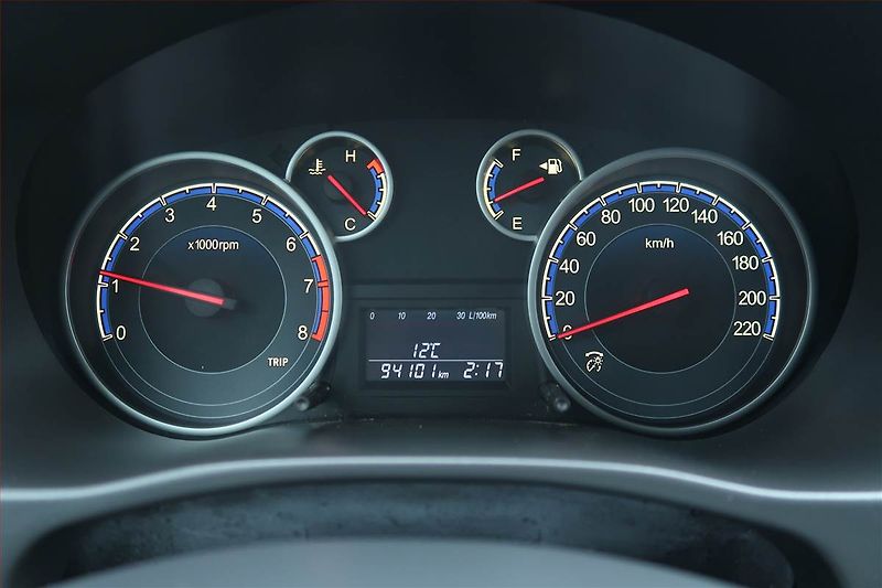 Suzuki SX4 (2011) 1.6 VVT, Serv.kniha - fotka 11 z 15