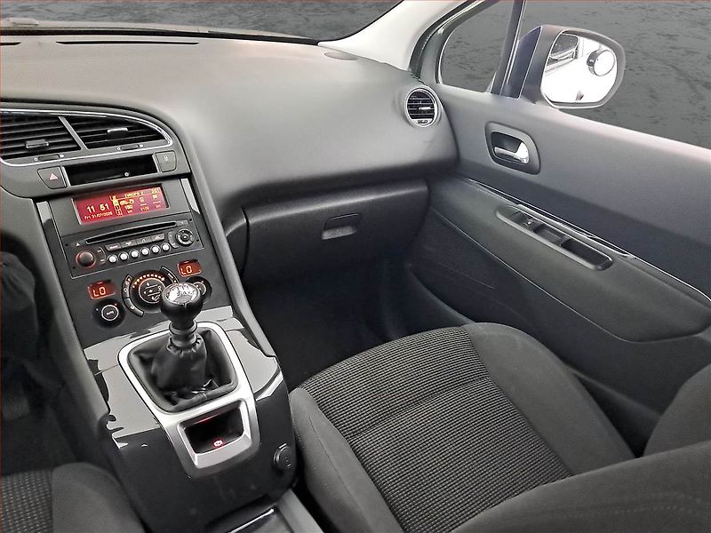 Peugeot 5008 (2013) 1.6 HDi, 7 míst, ČR,1.maj - fotka 8 z 17