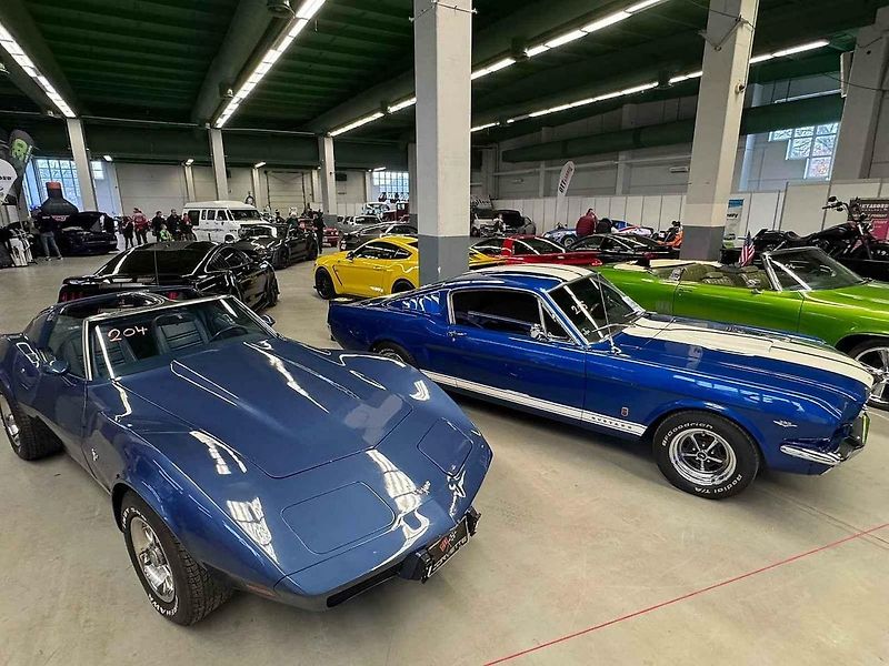 Black line z Blanska na motor show. Majitel Petr Novotný (na snímku) ji vypiplal z vraku.