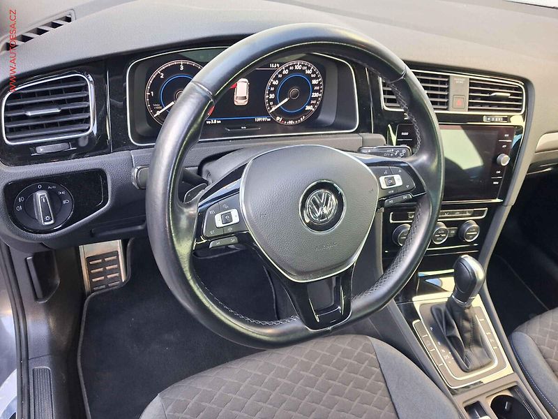 Volkswagen Golf (2019) 2.0 TDi, Join, DSG, LED - fotka 12 z 19