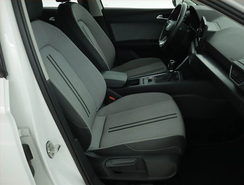 Seat Leon (2022) Style 1.5 TSI, Serv.kniha - fotka 9 z 15