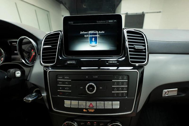 Mercedes-Benz GLE 350d Coupe 190 kW AMG paket - fotka 12 z 24