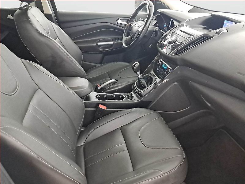 Ford Kuga (2013) 2.0 TDCi, 4X4, Tempomat - fotka 9 z 21