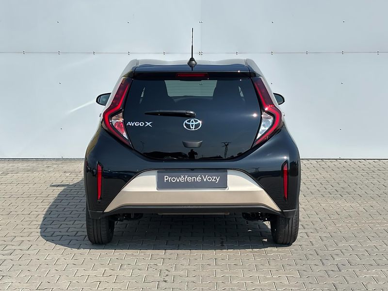 Toyota Aygo 1.0 VVT-i X-play Style AT - fotka 9 z 26