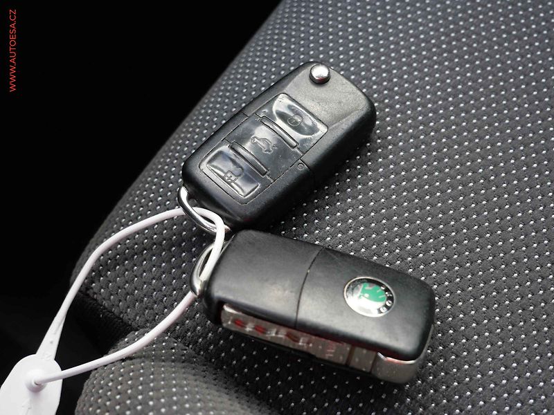 Škoda Roomster (2009) 1.4i, Sport, TZ - fotka 15 z 15