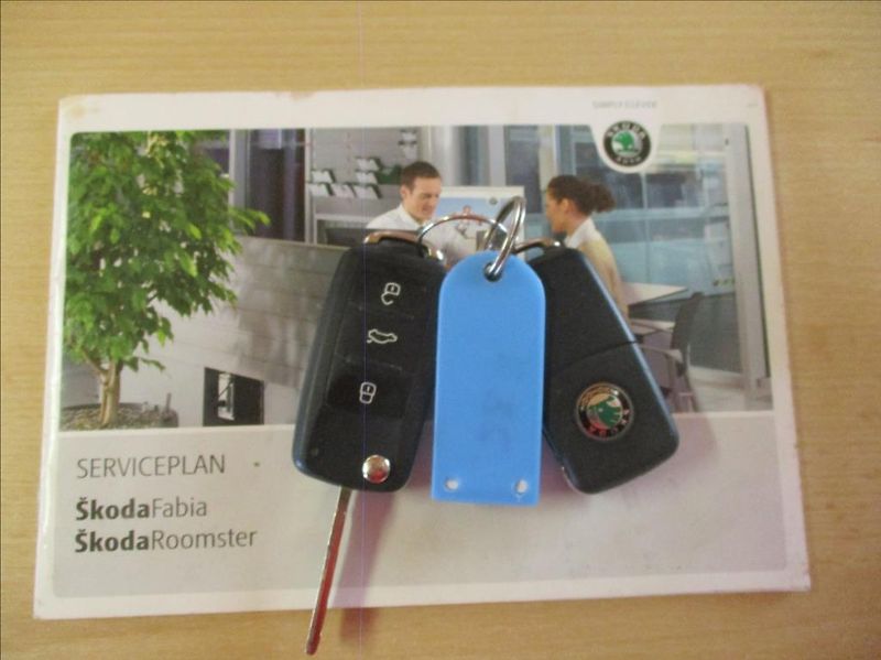 Škoda Fabia 1,2 TSI, digi klima, serviska, - fotka 24 z 32