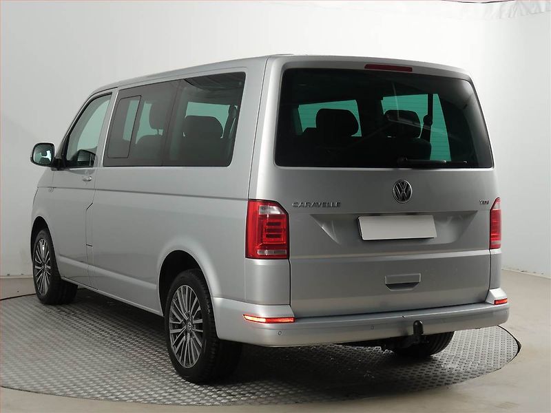 Volkswagen Caravelle (2016) Comfortline 2.0 TDI, 1Maj - fotka 4 z 21