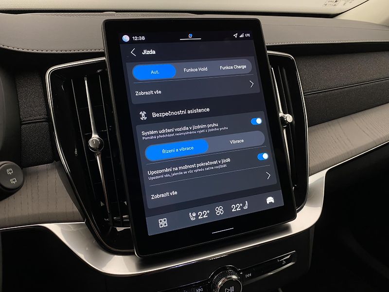 Volvo XC90 (2026) T8 AWD Plug-in DARK PLUS 7m - fotka 51 z 78