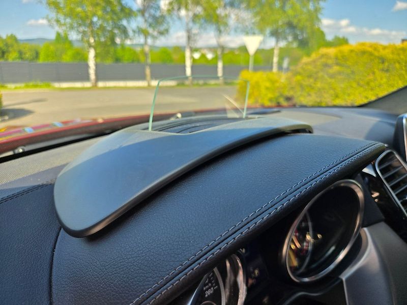 Mercedes-Benz GLE 450 AMG 4MATIC - fotka 20 z 20