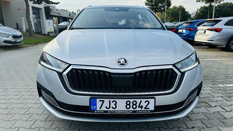 Škoda Octavia Combi Style 2,0 TDI/110kW DSG/ - fotka 2 z 12