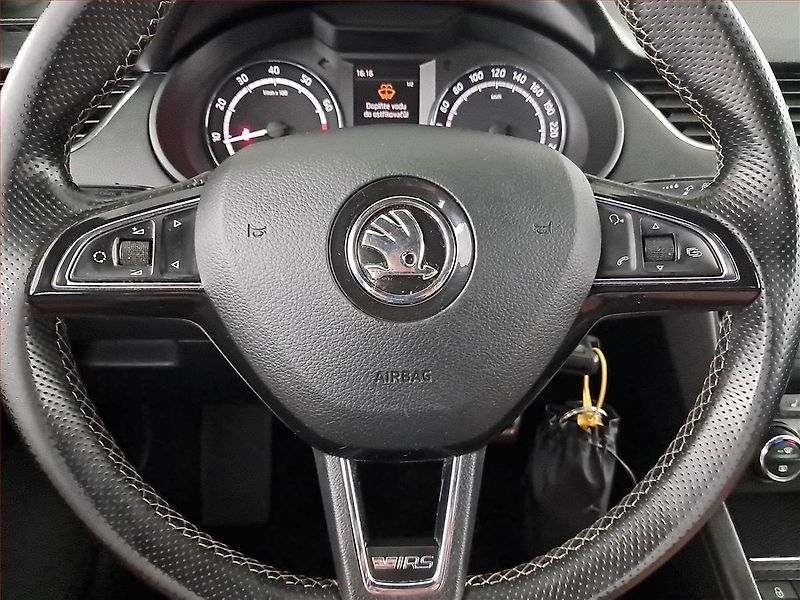 Škoda Octavia (2014) RS 2.0 TSI, Bi-Xenony - fotka 16 z 19