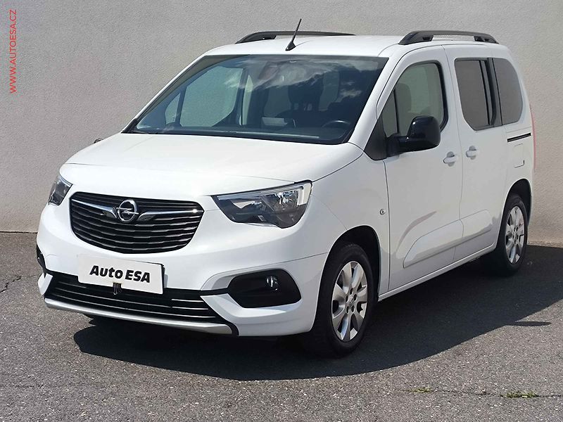 Opel Combo (2022) 1.5 CDTi, 2.maj,ČR, Elegance - fotka 3 z 19