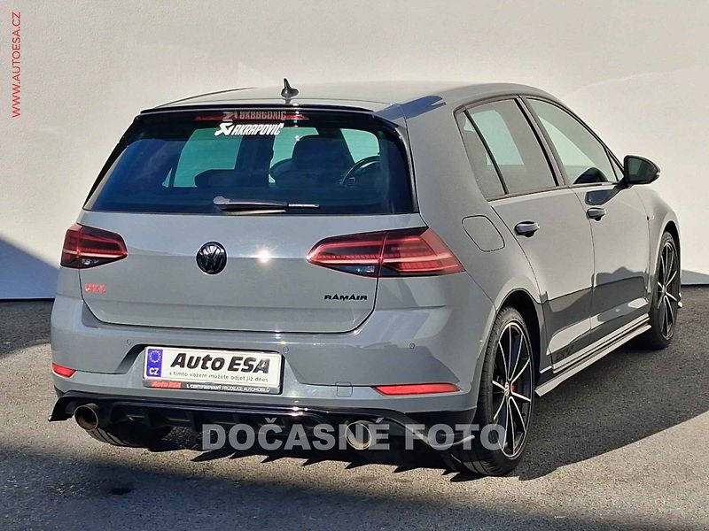Volkswagen Golf (2019) 2.0 TSi, GTi, DSG, LED - fotka 4 z 20