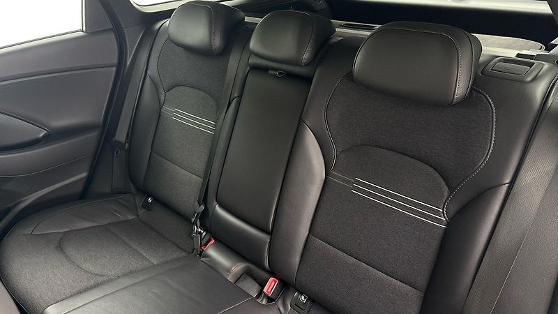 Hyundai i30 1.5 T-GDI Style Kombi - fotka 16 z 27
